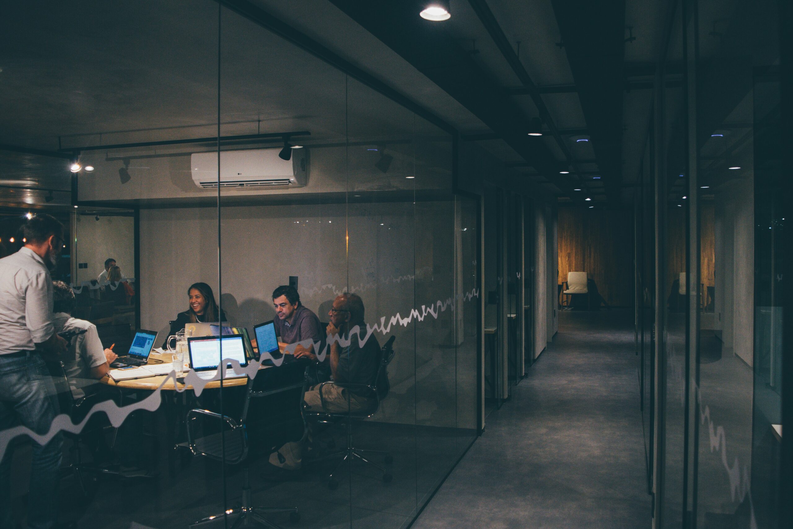 mario-gogh-VBLHICVh-lI-unsplash Performance Improvement Partners | Carve, Spin & Divestitures